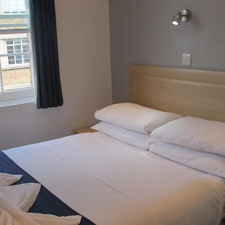 Alhambra Hotel London