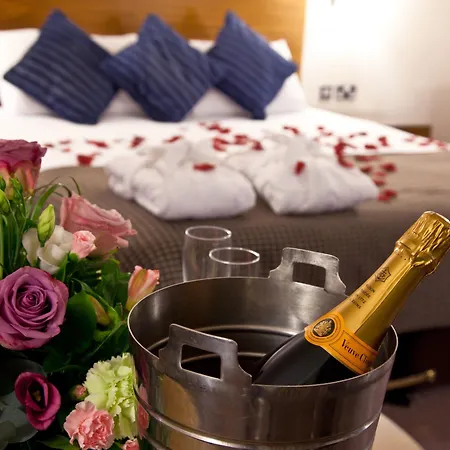 London Aerodrome Hotel, Bw Signature Collection 4* Croydon