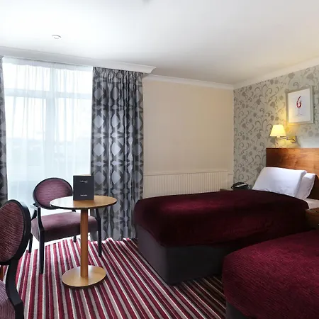London Aerodrome Hotel, Bw Signature Collection Hotel