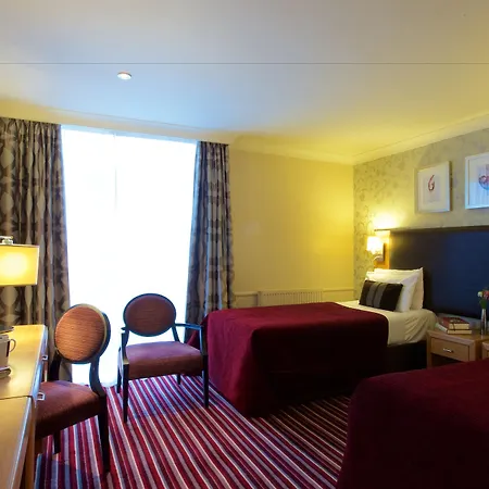 London Aerodrome Hotel, Bw Signature Collection 4*