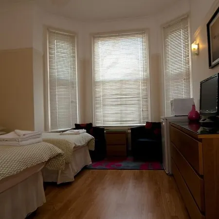 Chumleigh Ltd. 3*