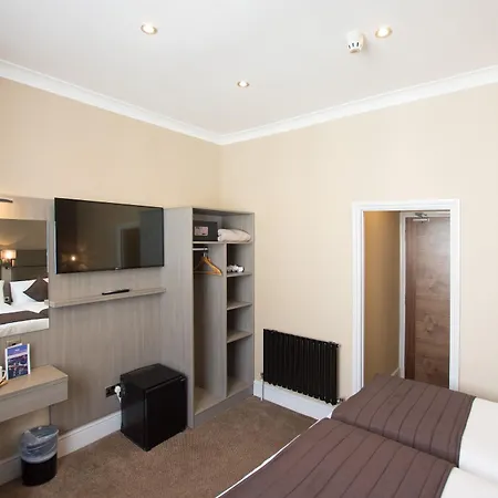 Brunel Hotel 3*