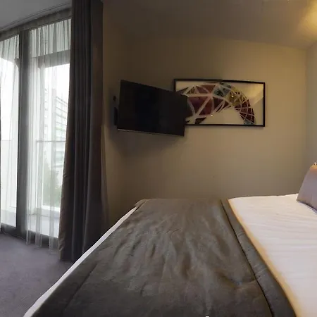 St George's - Wembley Hotel