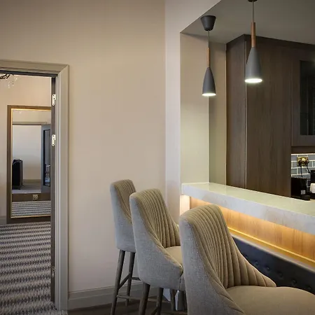Hotel Leonardo Royal City