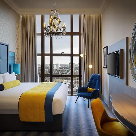 Leonardo Royal City 4*