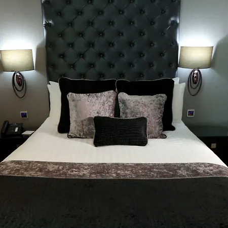 The Continental Hotel, Heathrow Hotel 4*
