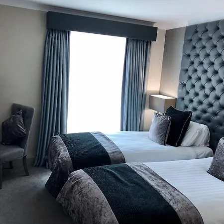The Continental Hotel, Heathrow Hotel 4*
