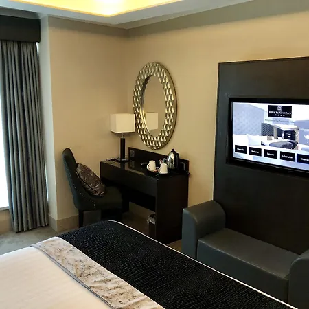 The Continental Hotel, Heathrow Hotel 4*