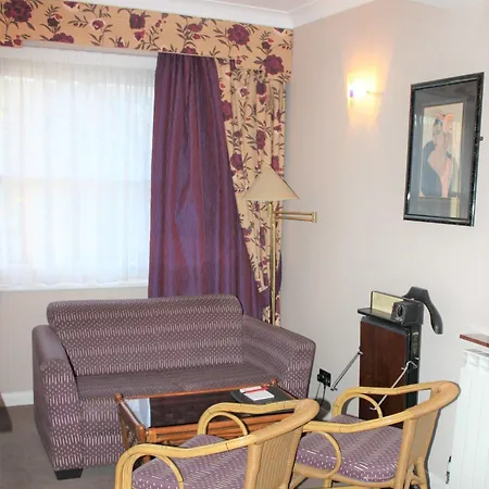 Mitre House 3* London