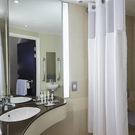 Doubletree By Hilton London Heathrow Airport Hotel Hounslow