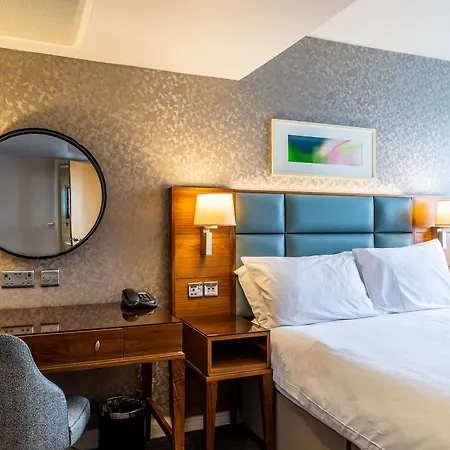 Hotel The Lensbury 4*