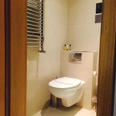 Heathrow 4* Hounslow