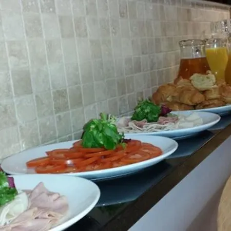 Heathrow Hotel 4*