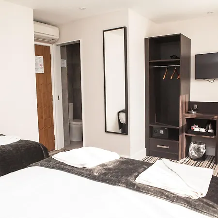 The Tudor Hotel 3*