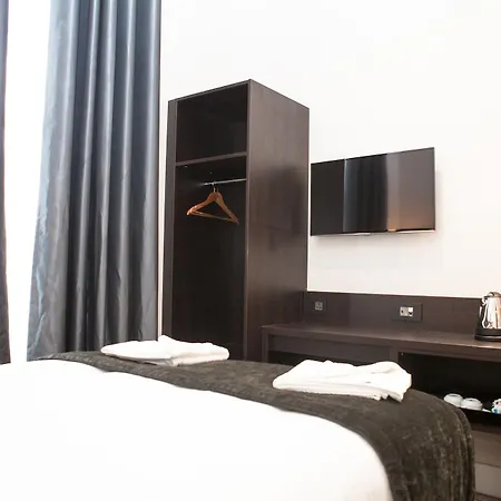 Hotel The Tudor 3*
