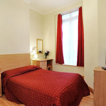 Elmwood Hotel 2*