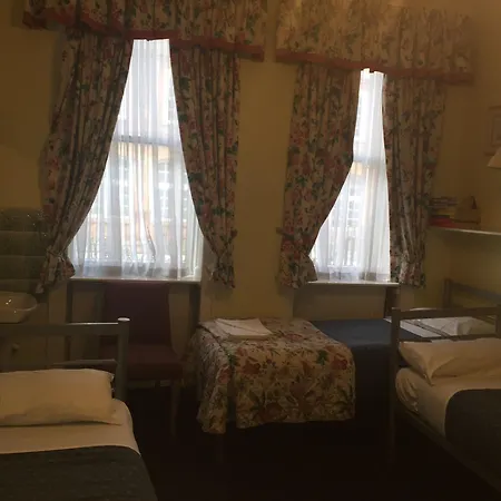 Bed & Breakfast Albany 2*
