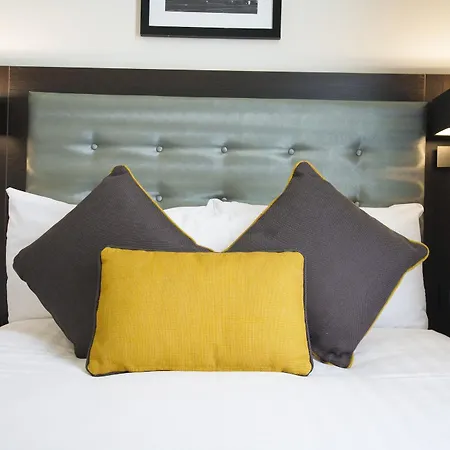 Hotel St George's Victoria 3*