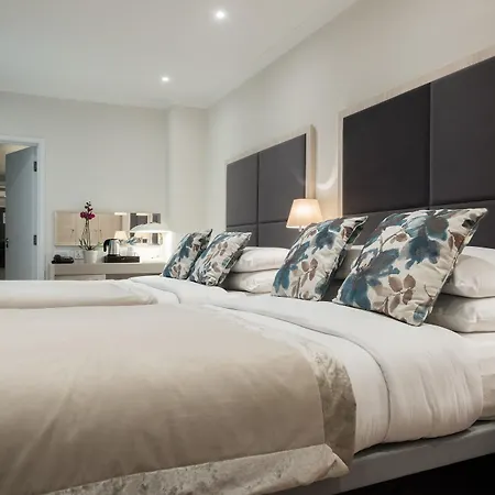 Blandford 4* London