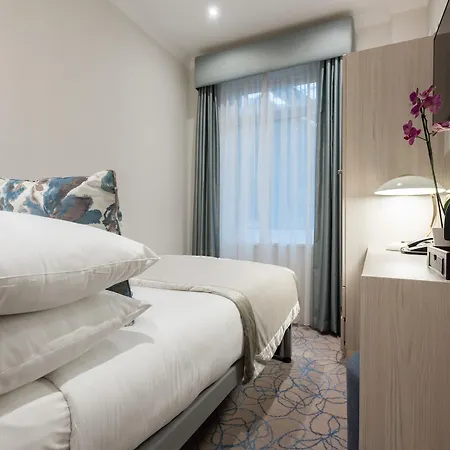 Blandford 4*