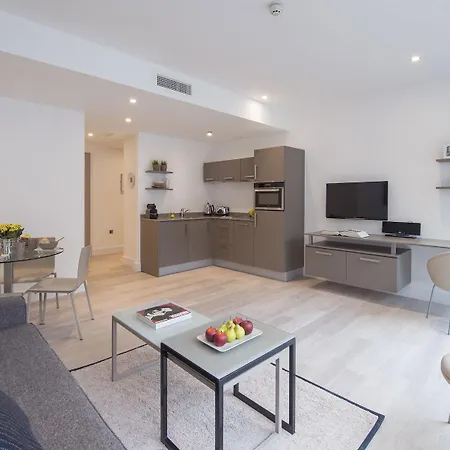 Aparthotel The Rosebery By Supercity 4*