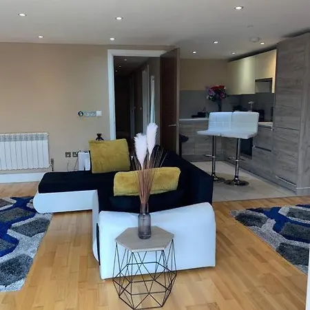 Entire 2 Bedroom *