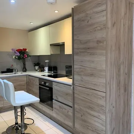 Entire 2 Bedroom Apartment *