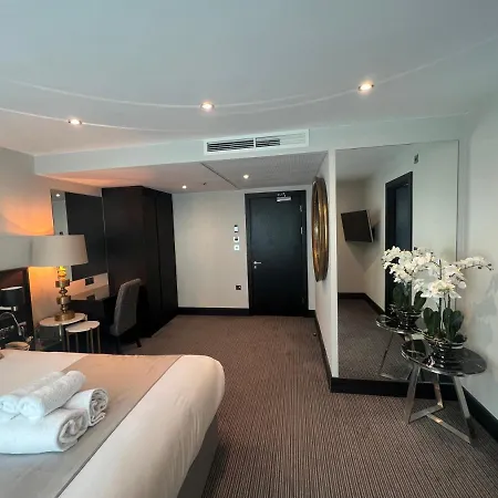 Hatton Garden 4*