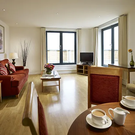 Aparthotel Marlin Stratford 4*