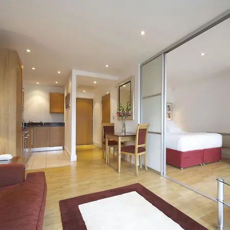 Marlin Stratford Aparthotel