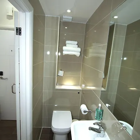 Chiswick 4*