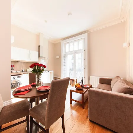 Lancaster Gate Apartment *