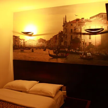 Otel Exhibition Court 4 2*