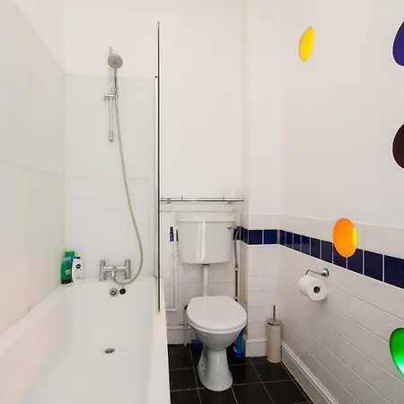Large Shoreditch 2dbl Bed Loft London