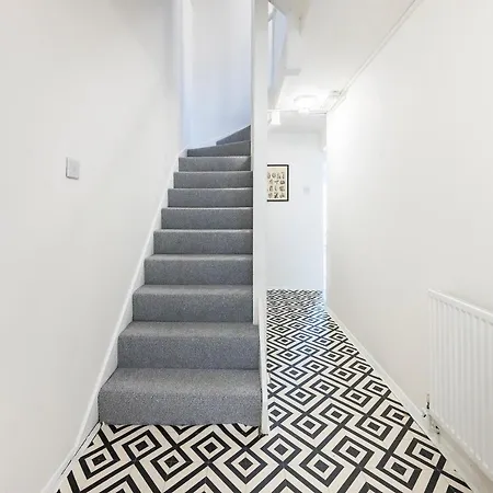 Inglewood Hub Guest house