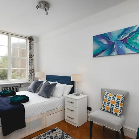 **authentic & Spacious 5 Bed Apartment/hyde Park** *