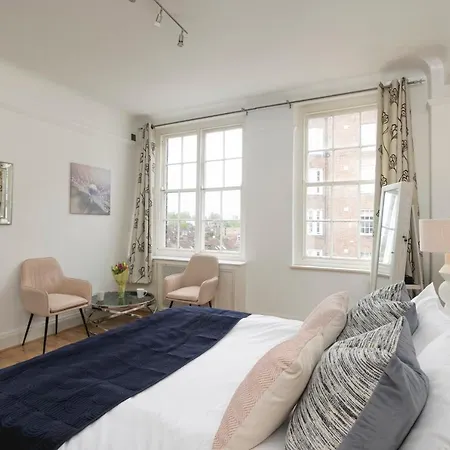 Apartment **authentic & Spacious 5 Bed Apartment/hyde Park** *
