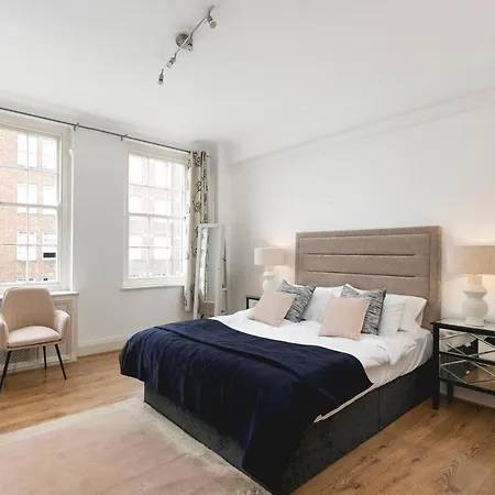 **authentic & Spacious 5 Bed Apartment/hyde Park** Apartment