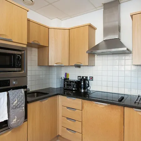 Skyvillion - 3bed Penthouse Near Airport, O2 Arena, Excel Centre With Parking London