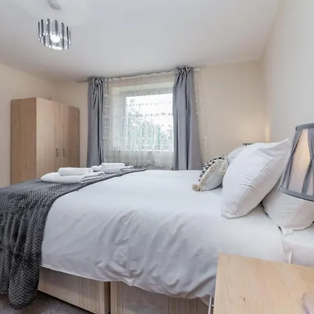 Suites By Rehoboth - Palmers - London