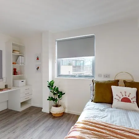 Minimalist Studio Apartments At Westcombe House In Greenwich Apartment