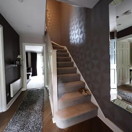 Style Boutique 2 Bedroom House W/garden *