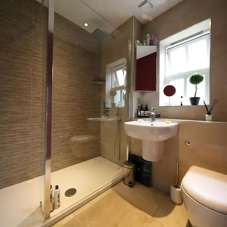 Style Boutique 2 Bedroom House W/garden Holiday home *