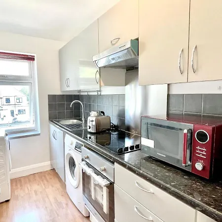 No2326 Tree-hole Apartament Northolt (Greater London)