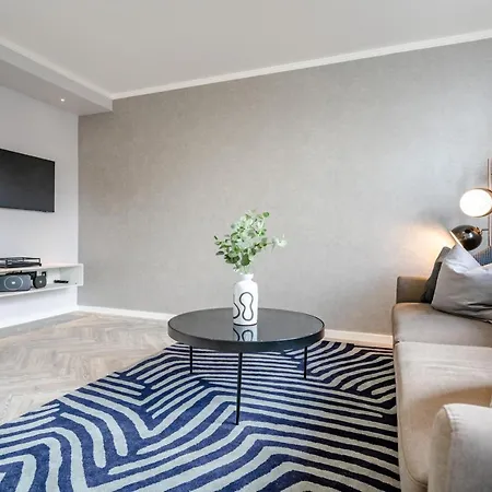 Modern & Chic One Bedroom In Fitzrovia By Sojo *