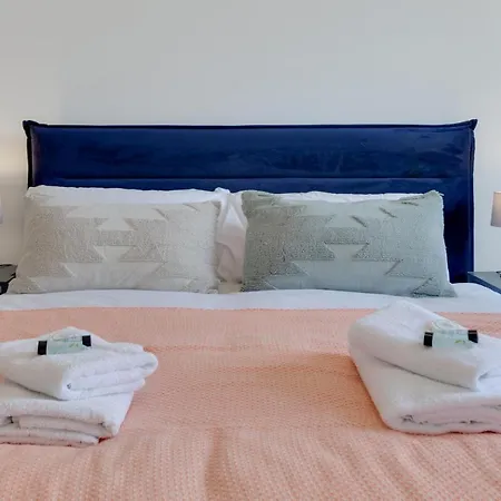 By Rehoboth - M'nuchah - Camden Road * London