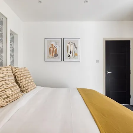 The Battersea Secret - Trendy 3bdr Flat With Patio