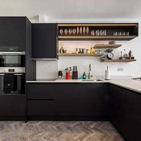 The Battersea Secret - Trendy 3bdr Flat With Patio *