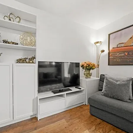 Canning Town Modern 2 Bedroom Excel Centre, Canary Wharf, Airport * Londra
