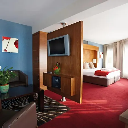 Hotel The Crown London, Worldhotels Distinctive 4*